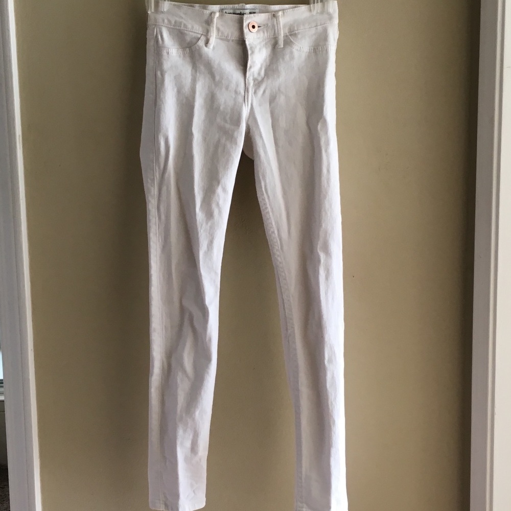 White Skinny Jeans💟
